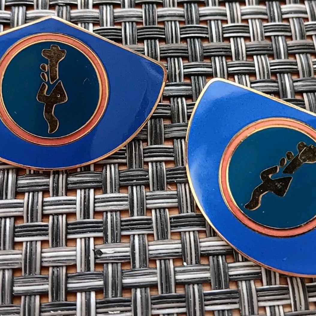 Laurel Burch Vintage Earrings Gold Plated Marked Spring On Back 46$
